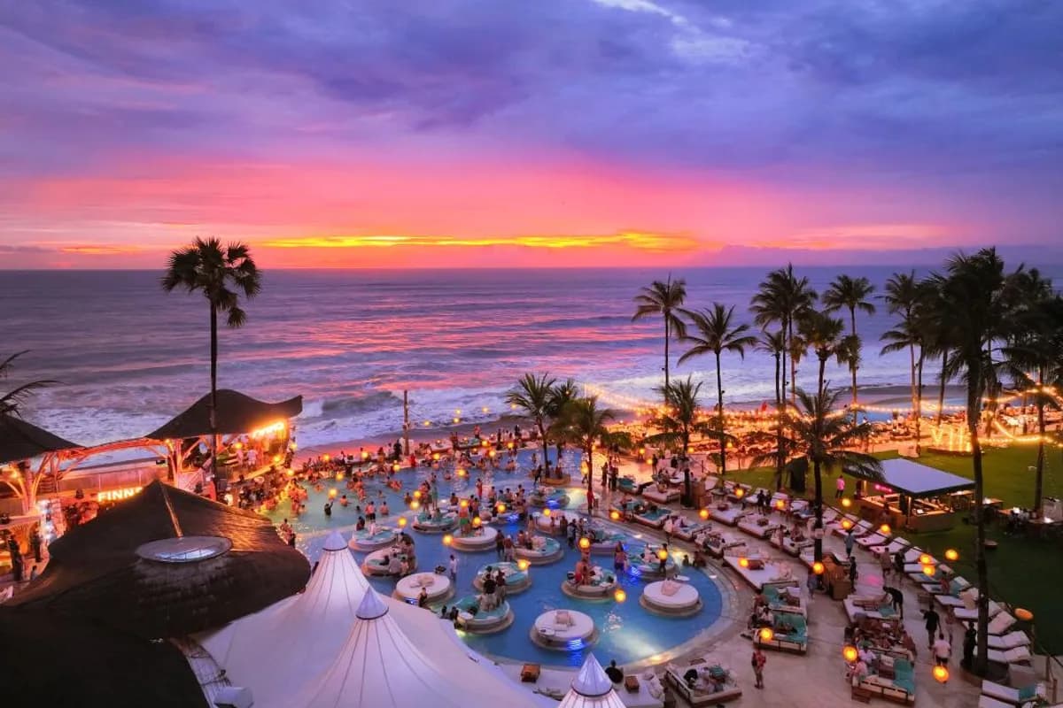 Finns Beach Club